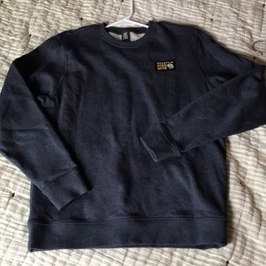 New mountain hardware sweatshirt